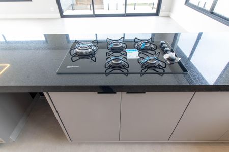 Casa de condomínio à venda com 342m², 4 quartos e 4 vagasCozinha