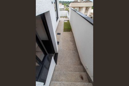 Casa de condomínio à venda com 342m², 4 quartos e 4 vagasCorredor da Área de Serviço