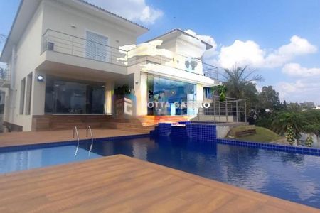 Casa de condomínio à venda com 675m², 5 quartos e 4 vagas