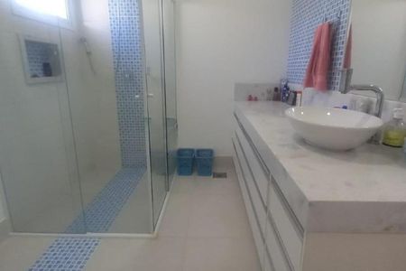 Casa de condomínio à venda com 675m², 5 quartos e 4 vagas