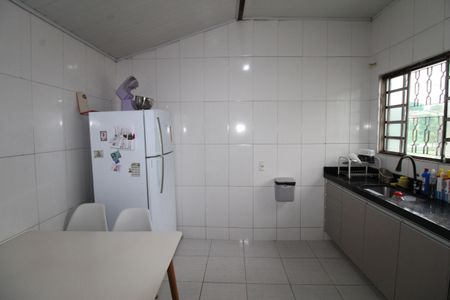 Casa para alugar com 100m², 3 quartos e 2 vagasCozinha