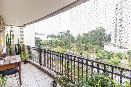 Apartamento à venda com 139m², 3 quartos e 2 vagas Apartamento à venda com 139m², 3 quartos e 2 vagasVaranda