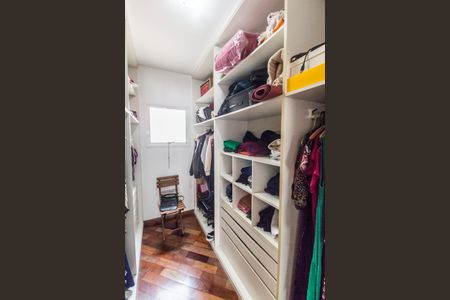 Apartamento à venda com 139m², 3 quartos e 2 vagas Apartamento à venda com 139m², 3 quartos e 2 vagasCloset da suíte