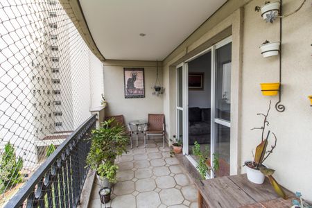 Apartamento à venda com 139m², 3 quartos e 2 vagas Apartamento à venda com 139m², 3 quartos e 2 vagasVaranda