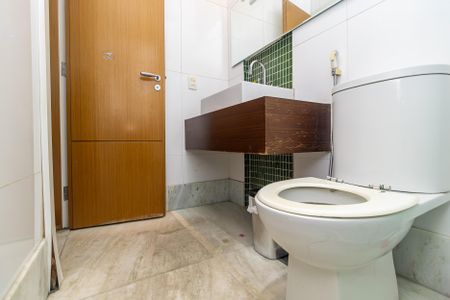 Apartamento à venda com 96m², 3 quartos e 2 vagas Apartamento à venda com 96m², 3 quartos e 2 vagasBanheiro da Suíte