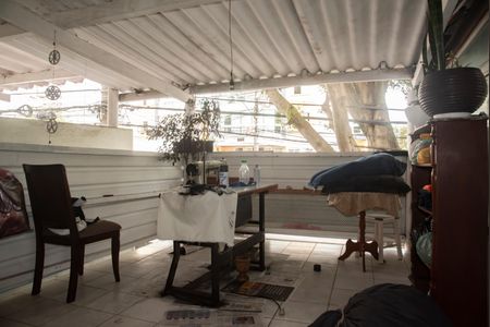 Casa à venda com 80m², 2 quartos e 1 vagaVaranda da frente