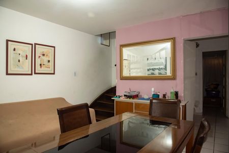 Casa à venda com 80m², 2 quartos e 1 vagaSala