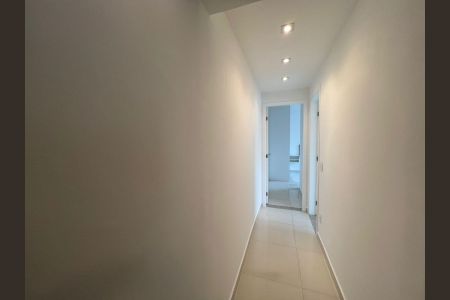 Corredor de apartamento para alugar com 2 quartos, 80m² em Vila Andrade, São Paulo