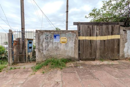 Casa à venda com 250m², 3 quartos e 1 vaga Casa à venda com 250m², 3 quartos e 1 vagaFachada