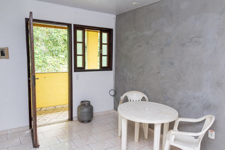 Sala de casa de condomínio para alugar com 2 quartos, 40m² em Guaratiba, Rio de Janeiro