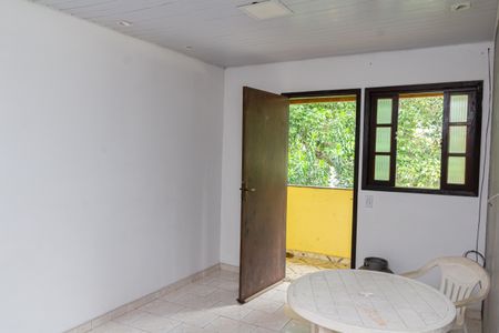 Sala de casa de condomínio para alugar com 2 quartos, 40m² em Guaratiba, Rio de Janeiro