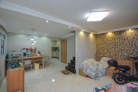 Casa para alugar com 3 quartos, 200m² em Parque America, São Paulo