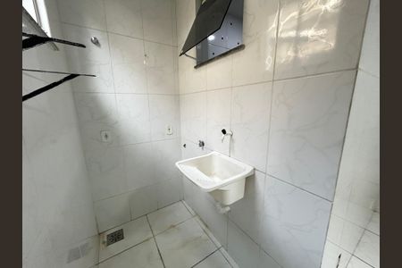 Casa para alugar com 68m², 2 quartos e 1 vagaÁrea de Serviço