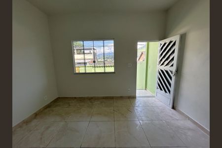Sala de casa para alugar com 2 quartos, 68m² em Cascadura, Rio de Janeiro