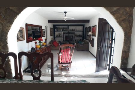 Casa à venda com 6 quartos, 280m² em Piratininga, Niterói