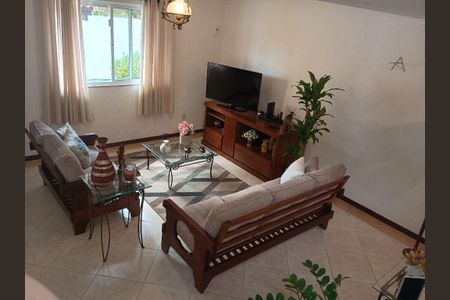 Casa à venda com 3 quartos, 140m² em Maravista, Niterói