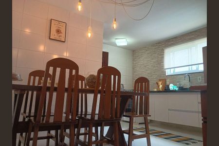 Casa à venda com 3 quartos, 140m² em Maravista, Niterói