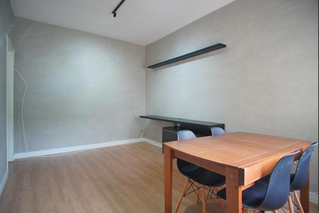 Sala de apartamento à venda com 2 quartos, 75m² em Petrópolis, Porto Alegre