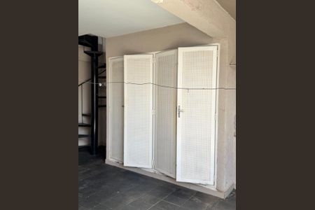 Casa para alugar com 200m², 4 quartos e 2 vagas Casa para alugar com 200m², 4 quartos e 2 vagasÁrea Comum