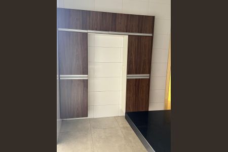 Casa para alugar com 200m², 4 quartos e 2 vagas Casa para alugar com 200m², 4 quartos e 2 vagasCozinha