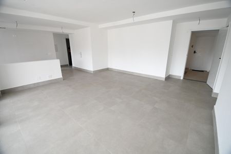 Sala de apartamento à venda com 3 quartos, 139m² em Cambuí, Campinas