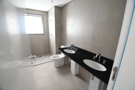 Apartamento à venda com 139m², 3 quartos e 2 vagasBanheiro Suíte