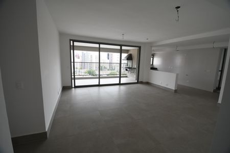Sala de apartamento à venda com 3 quartos, 139m² em Cambuí, Campinas