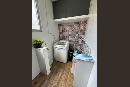 Casa de condomínio à venda com 140m², 3 quartos e 2 vagasArea de serviço