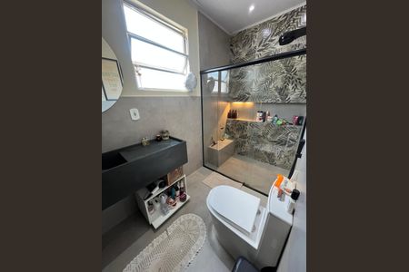 Casa de condomínio à venda com 140m², 3 quartos e 2 vagasBanheiro