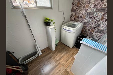Casa de condomínio à venda com 140m², 3 quartos e 2 vagasArea de serviço