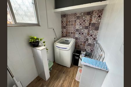 Casa de condomínio à venda com 140m², 3 quartos e 2 vagasArea de serviço