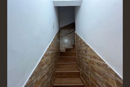 Casa de condomínio à venda com 140m², 3 quartos e 2 vagasEscadas