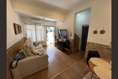 Sala de casa de condomínio à venda com 3 quartos, 140m² em Ilha do Governador, Rio de Janeiro