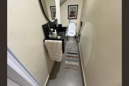 Casa de condomínio à venda com 140m², 3 quartos e 2 vagasLavabo