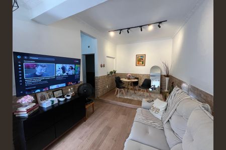 Casa de condomínio à venda com 140m², 3 quartos e 2 vagasSala