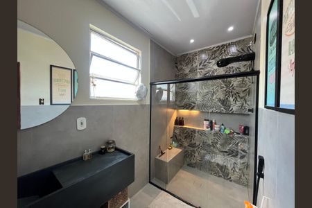 Casa de condomínio à venda com 140m², 3 quartos e 2 vagasBanheiro