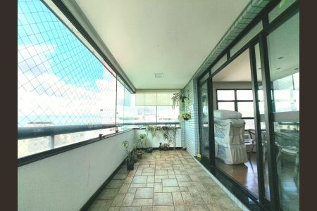 Apartamento para alugar com 260m², 4 quartos e 4 vagas