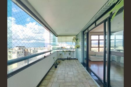 Apartamento para alugar com 260m², 4 quartos e 4 vagas