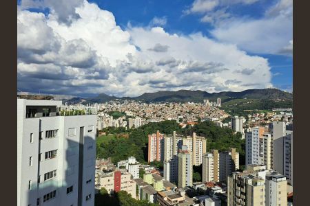 Apartamento para alugar com 260m², 4 quartos e 4 vagas