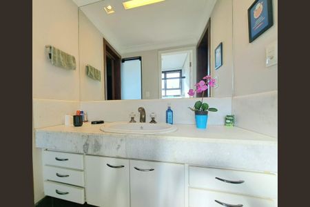 Apartamento para alugar com 260m², 4 quartos e 4 vagas