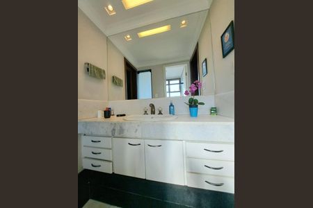 Apartamento para alugar com 260m², 4 quartos e 4 vagas