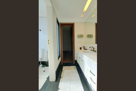 Apartamento para alugar com 260m², 4 quartos e 4 vagas