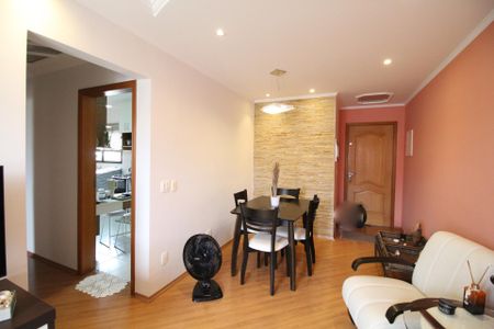 Apartamento para alugar com 74m², 2 quartos e 1 vagaSala