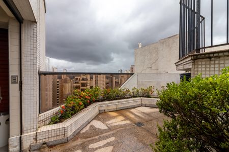 Apartamento para alugar com 393m², 3 quartos e 6 vagas Apartamento para alugar com 393m², 3 quartos e 6 vagasPiscina