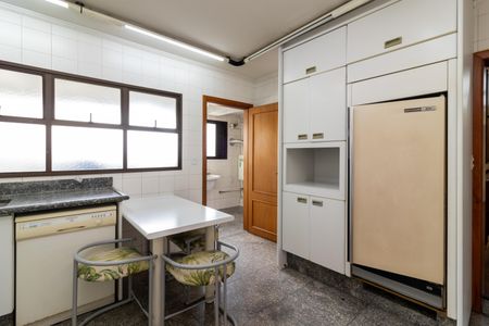 Apartamento para alugar com 393m², 3 quartos e 6 vagas Apartamento para alugar com 393m², 3 quartos e 6 vagasCozinha