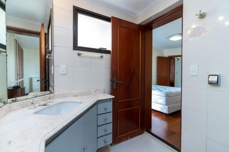 Apartamento para alugar com 393m², 3 quartos e 6 vagas Apartamento para alugar com 393m², 3 quartos e 6 vagasBanheiro da Suíte 2