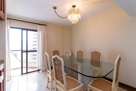Apartamento para alugar com 393m², 3 quartos e 6 vagas Apartamento para alugar com 393m², 3 quartos e 6 vagasSala de Jantar