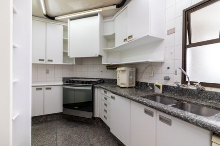 Apartamento para alugar com 393m², 3 quartos e 6 vagas Apartamento para alugar com 393m², 3 quartos e 6 vagasCozinha