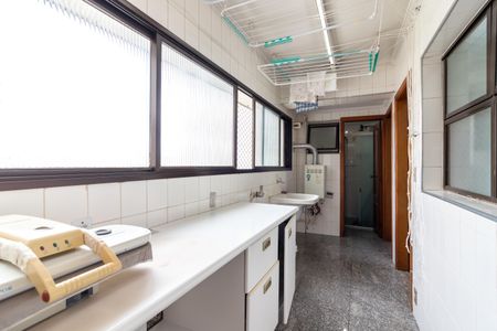 Apartamento para alugar com 393m², 3 quartos e 6 vagas Apartamento para alugar com 393m², 3 quartos e 6 vagasÁrea de Serviço