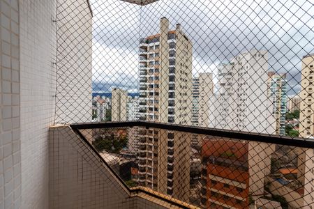 Apartamento para alugar com 393m², 3 quartos e 6 vagas Apartamento para alugar com 393m², 3 quartos e 6 vagasVaranda da Sala de TV
